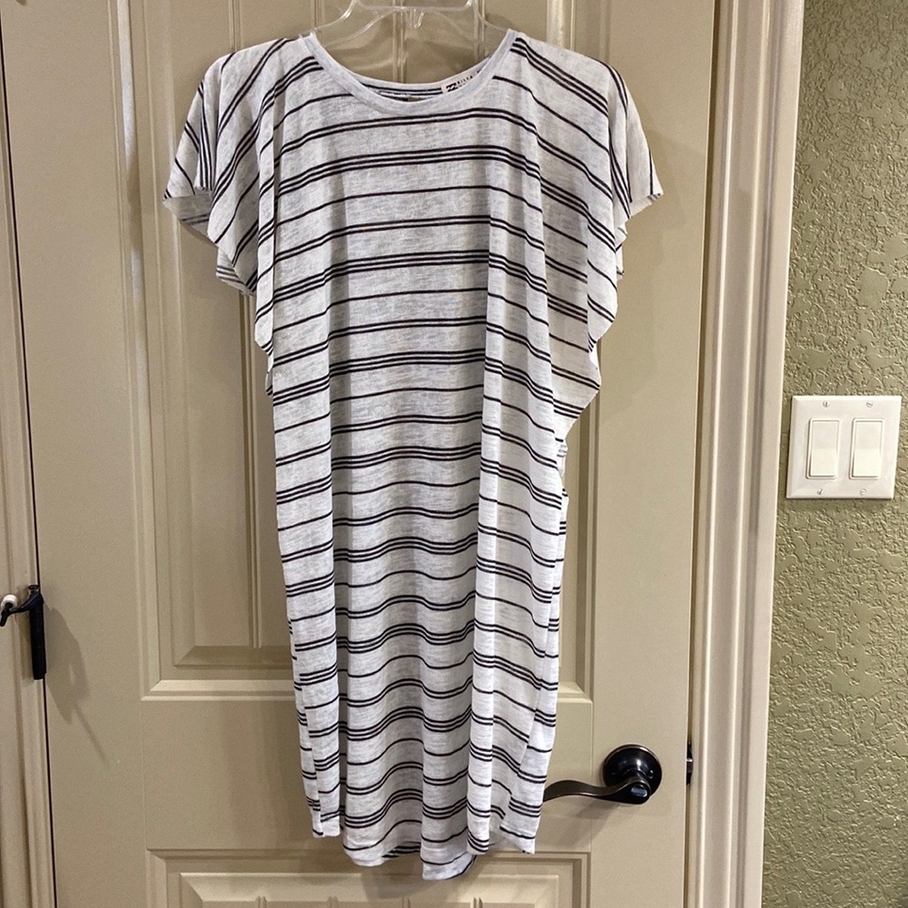 Women’s Coverup by Billabong Brand.  NWOT!